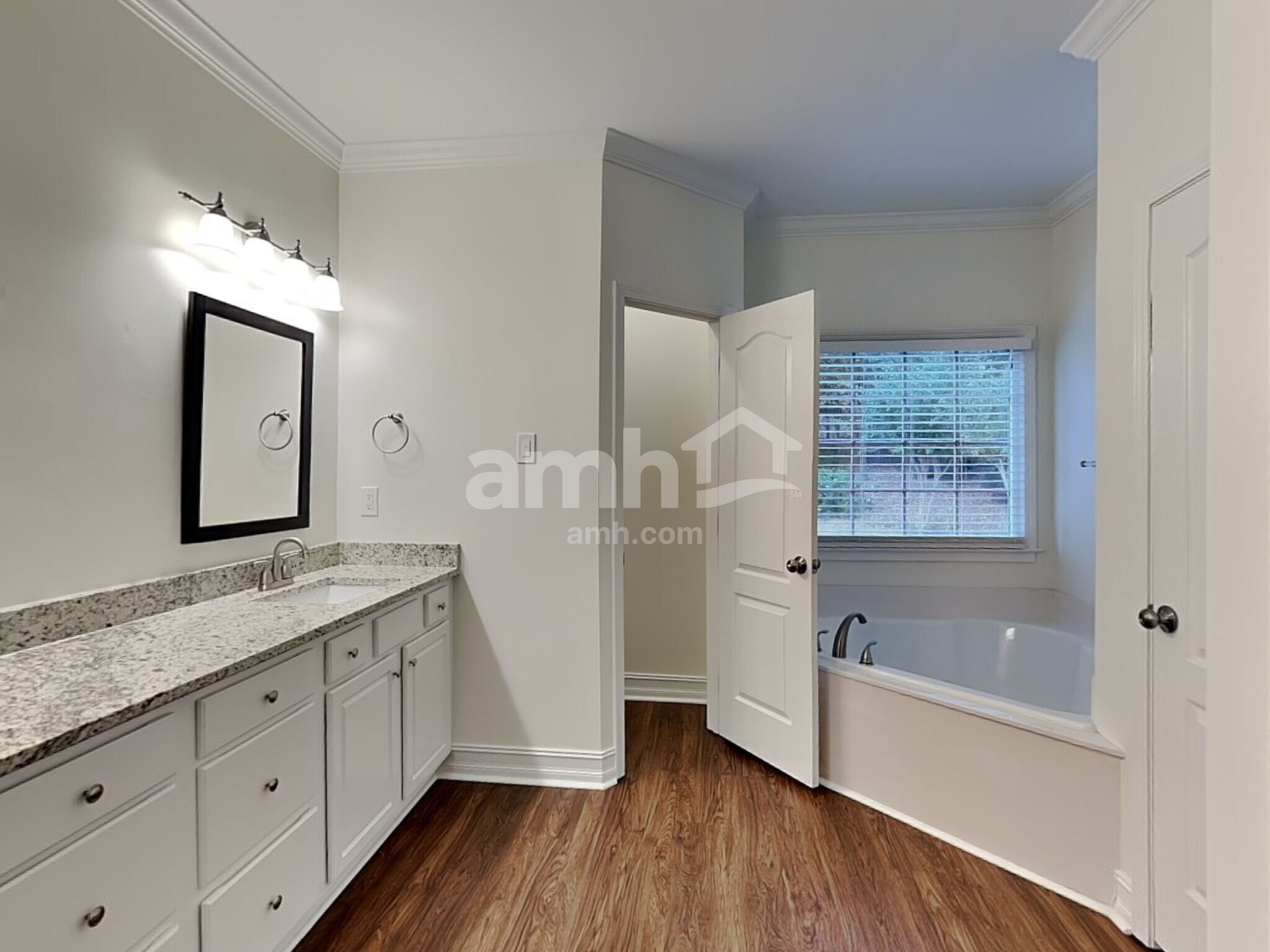 Building Photo - 201 Brackin Trace