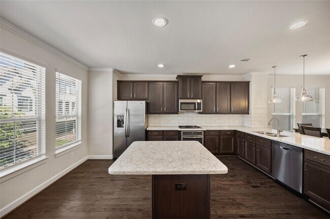 Building Photo - 1506 Brayson Oaks Pl