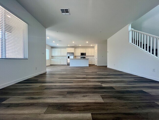 Building Photo - Stunning Newly Built 4-Bedroom, 3-Bathroom Home in Henderson