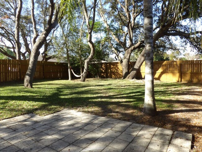 Building Photo - 4 BEDROOM JUST 5 Min to I-4 EXIT 111,  Bea...