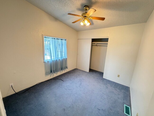 Building Photo - Secluded country home w/ 2-car garage