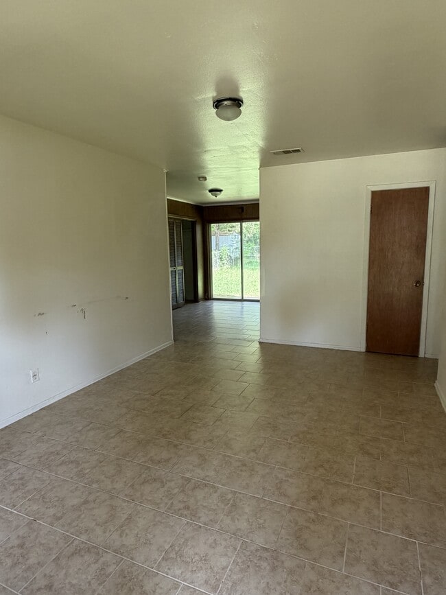 Building Photo - 6308 Frondosa Dr