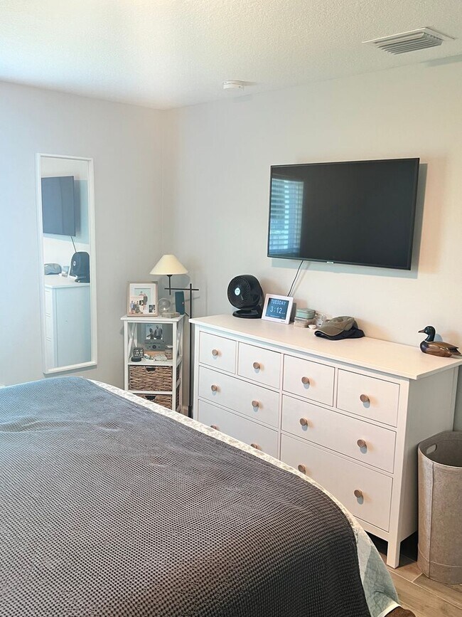 Building Photo - CHARMING 3 BEDROOM, 2 BATH HOME BUILT IN 2022 IN EAST STUART