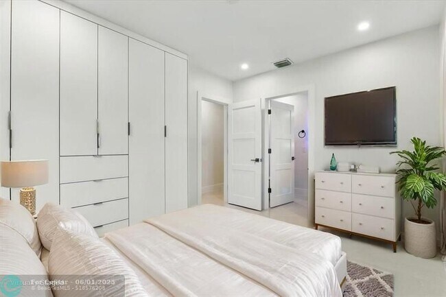 Building Photo - 7860 SW 158th Terrace