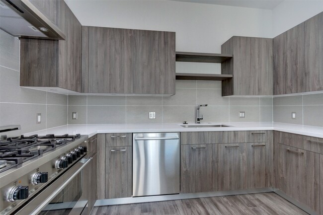 Building Photo - 1211 Caroline St