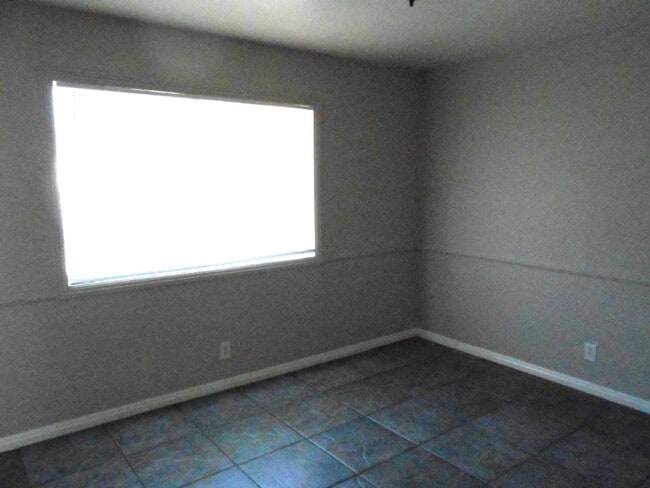 Building Photo - Spacious Single Story Home near Alta and B...
