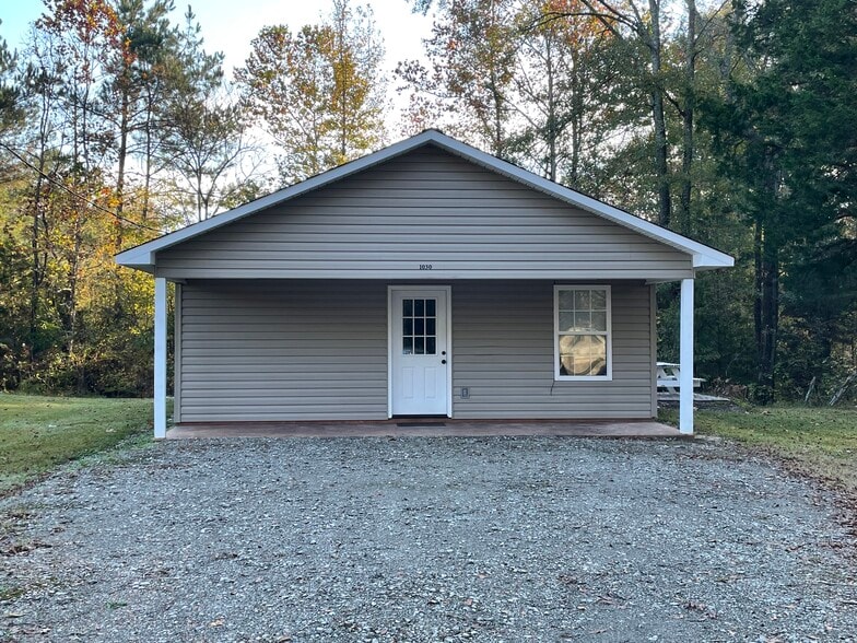 Front - 1030 Sun Creek Rd