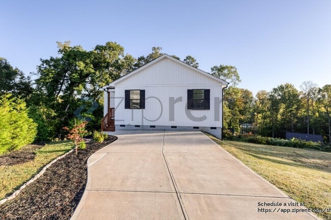 Primary Photo - 106 Snyder Ct NE