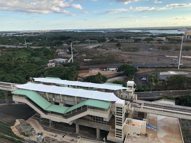 Building Photo - 1060 Kamehameha Hwy