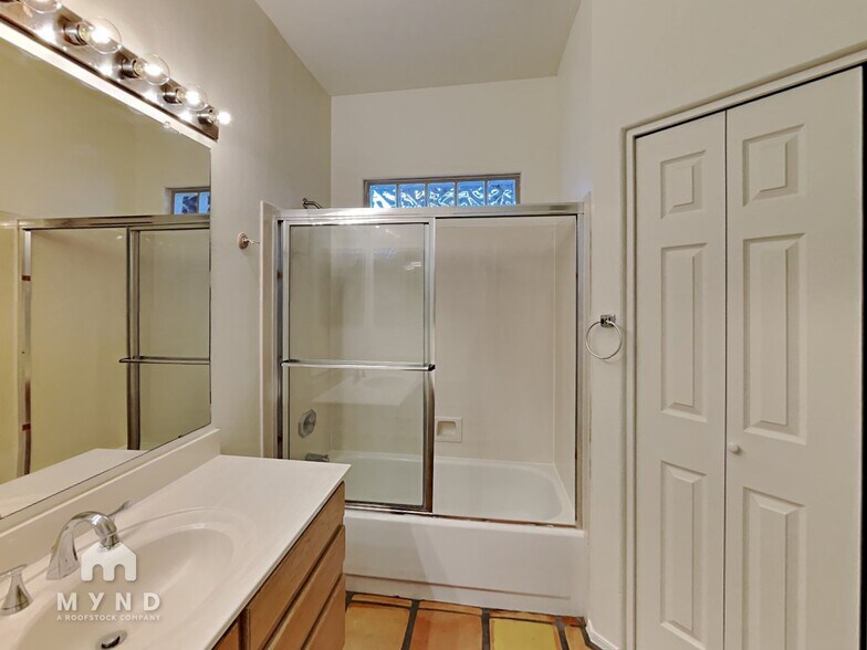 Building Photo - 1293 W Crystalline Way