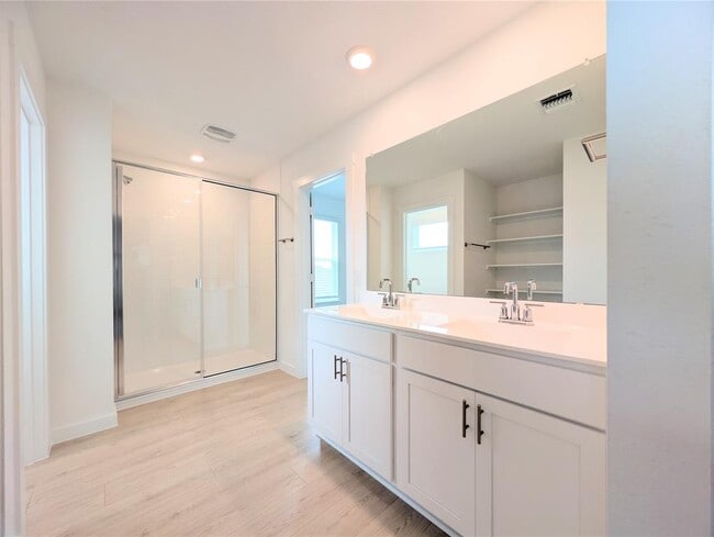 Building Photo - 9400 Oxbow Strap Dr