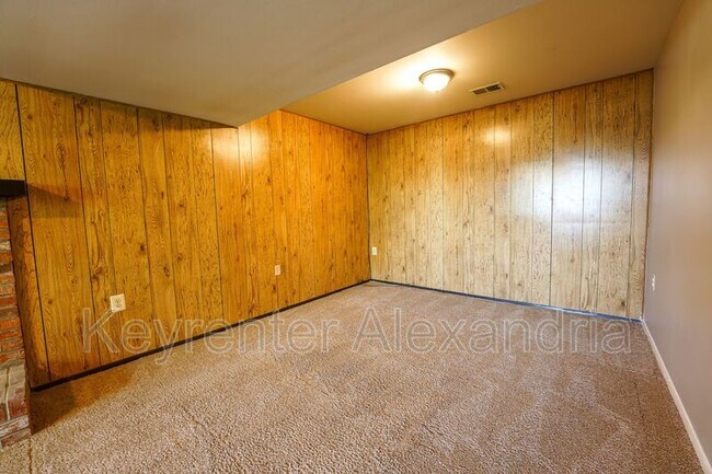 Building Photo - 5901 Beech Tree Dr