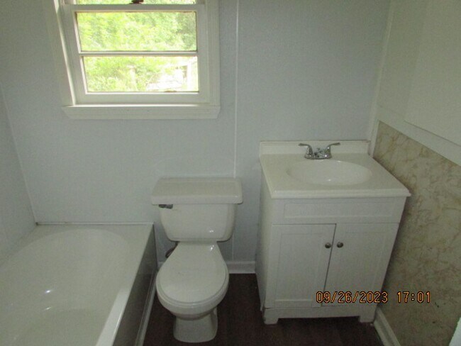 Building Photo - Spacious 2BR Brick Home Near Downtown Sumter – Great Layout!