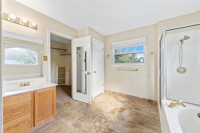 Building Photo - 9626 Dalewood Dr