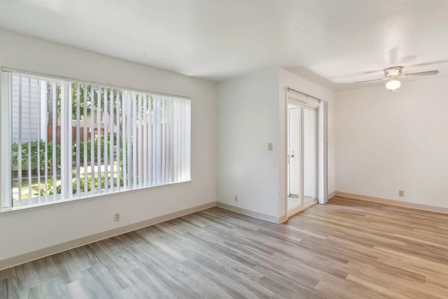 Building Photo - La Loma Terrace