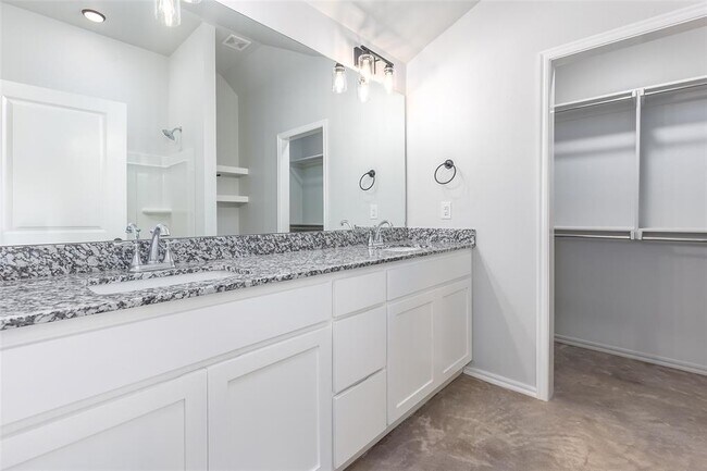 Building Photo - 2323 SW 90th Pl