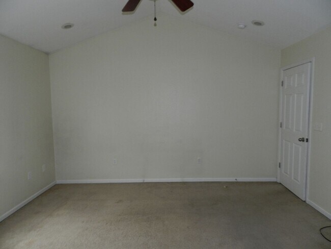 Building Photo - 222 Settlers Pass