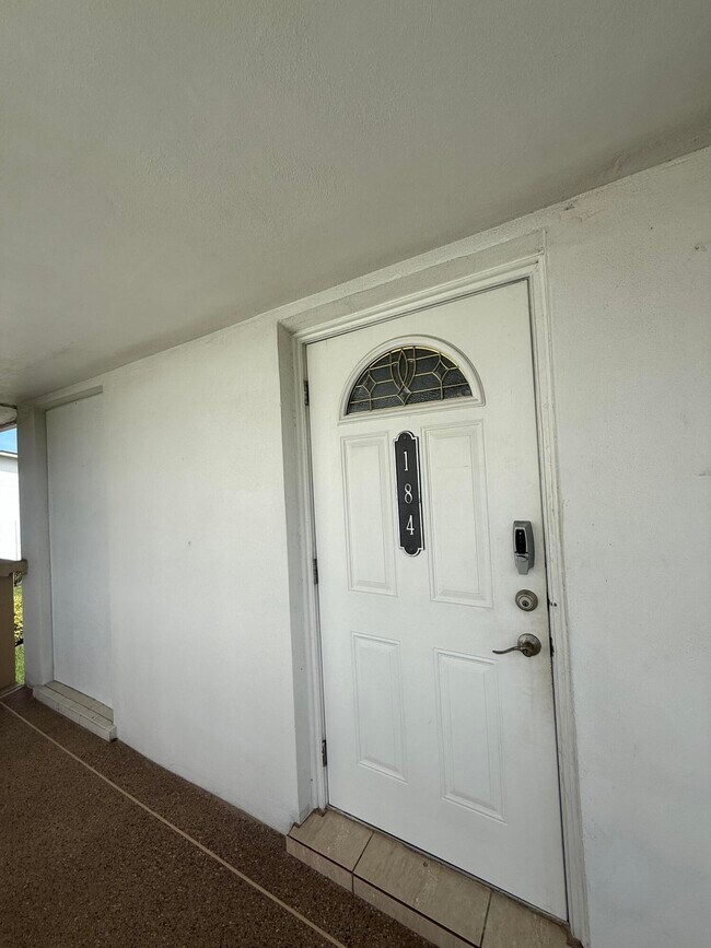 Building Photo - 184 Easthampton H