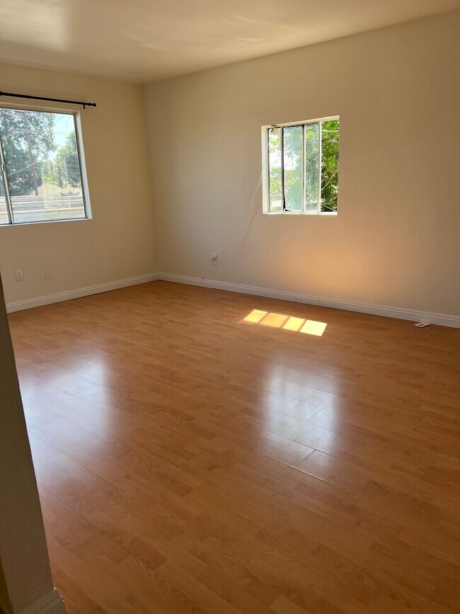 Building Photo - 4417 Avalon Blvd