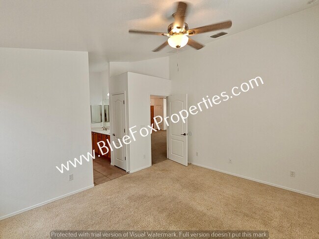 Building Photo - 10429 E Oakbrook St