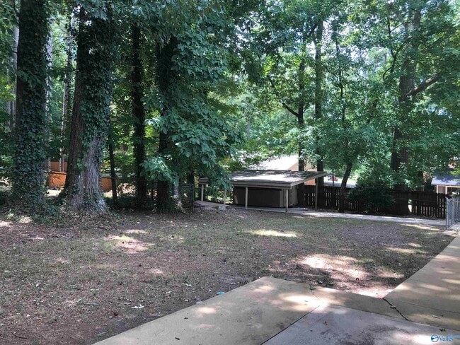 Building Photo - 5642 Chickasaw Dr