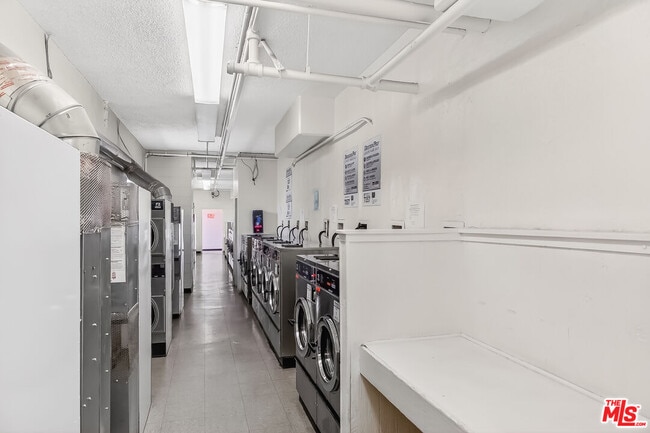 Building Photo - 421 La Fayette Park Pl