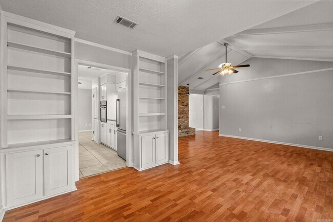 Building Photo - 1708 War Eagle Dr