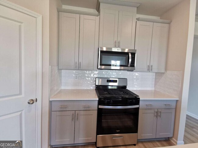 Building Photo - 6025 White Sycamore Pl