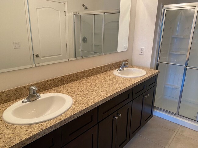 Building Photo - 2914 Blue Shrs Wy