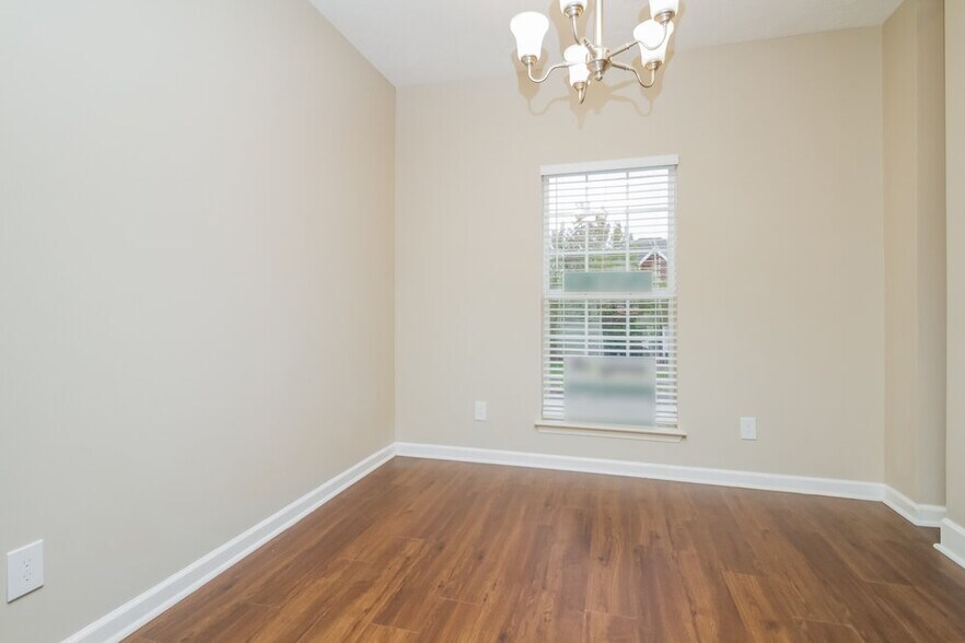 Building Photo - 7882 Rainey Dr