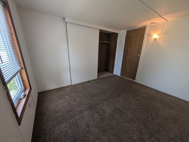 Building Photo - 2021 Grelle Ave