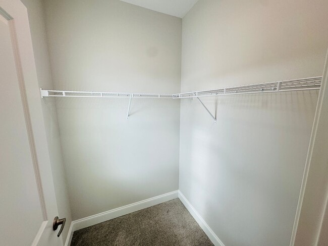 Building Photo - 3BR/3.5BA Townhome in The Crossing at Oxfo...