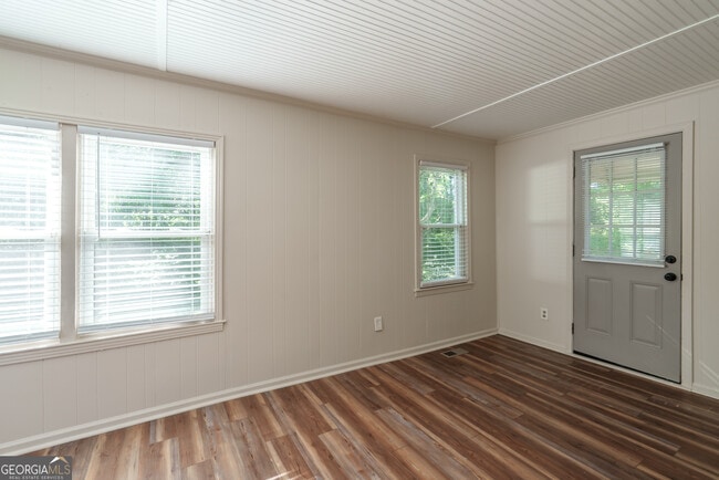 Building Photo - 243 Boulevard
