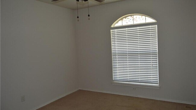 Building Photo - 1809 Herndon Dr