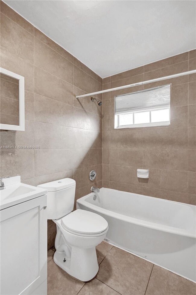 Building Photo - 2525 Superior St