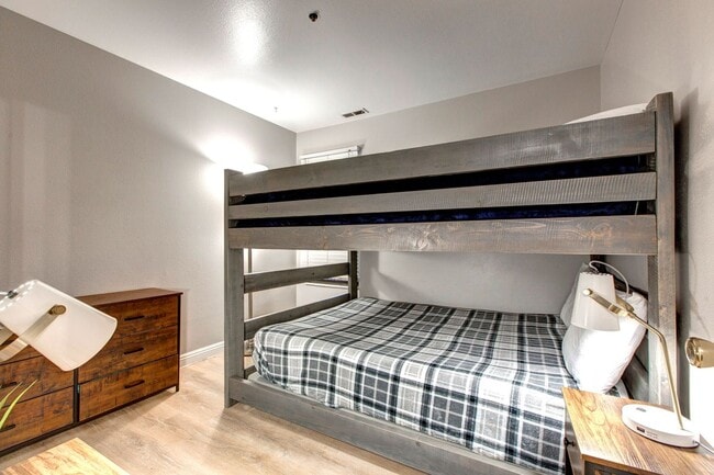 Building Photo - 2 Bedroom/ 2 Bathroom | FURNISHED | TV and Internet Included | Dog Considered