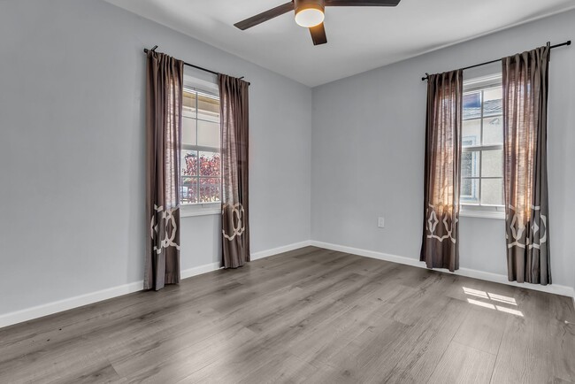 Building Photo - 6415 W 87th St