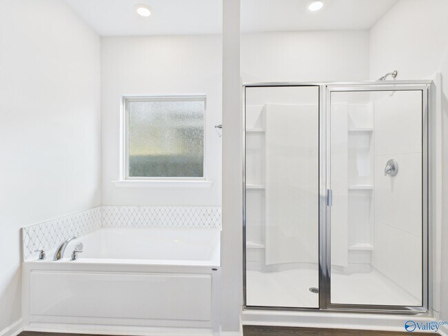 Building Photo - 157 High Leaf Dr