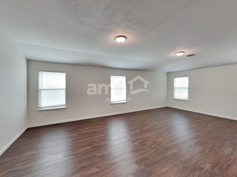 Building Photo - 2417 York Bend