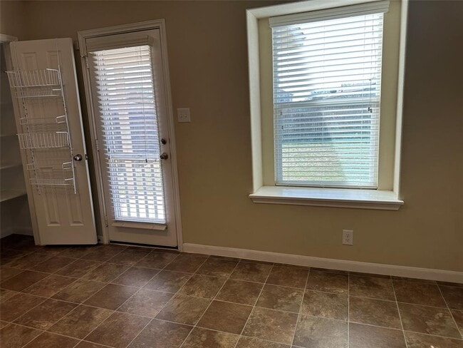 Building Photo - 316 Pack Horse Dr