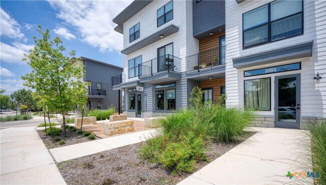 Building Photo - 1208 N Academy Ave