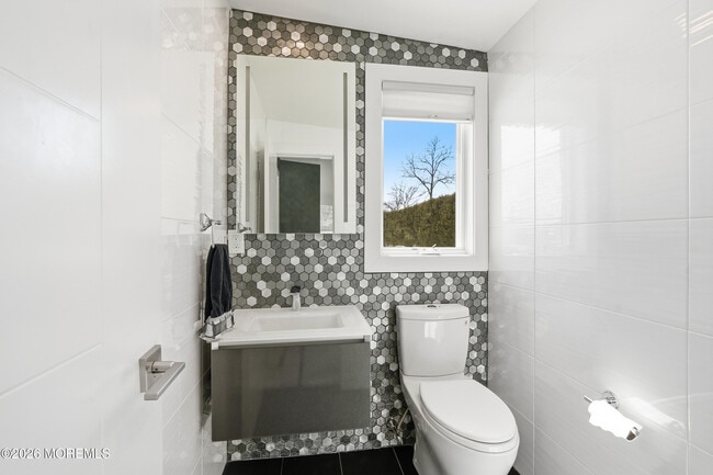 Building Photo - 107 Grant Ave