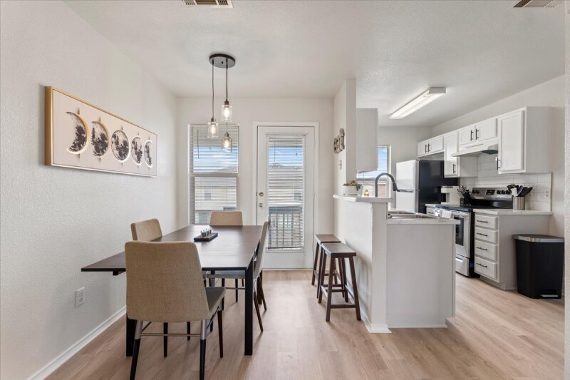 Building Photo - 5810 Redstone Dr