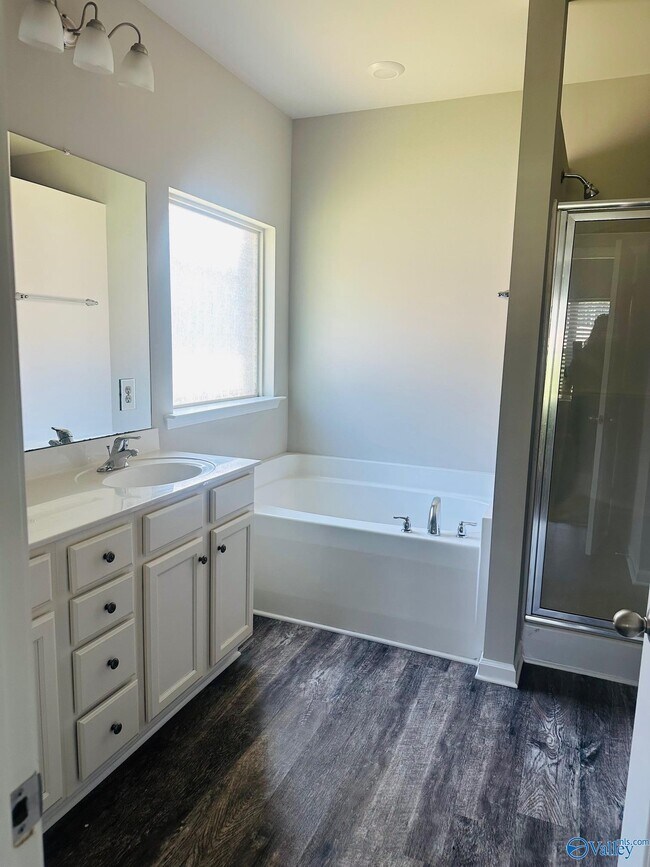 Building Photo - 14843 Norfleet Dr