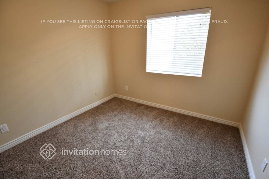 Building Photo - 624 W Keats Ave