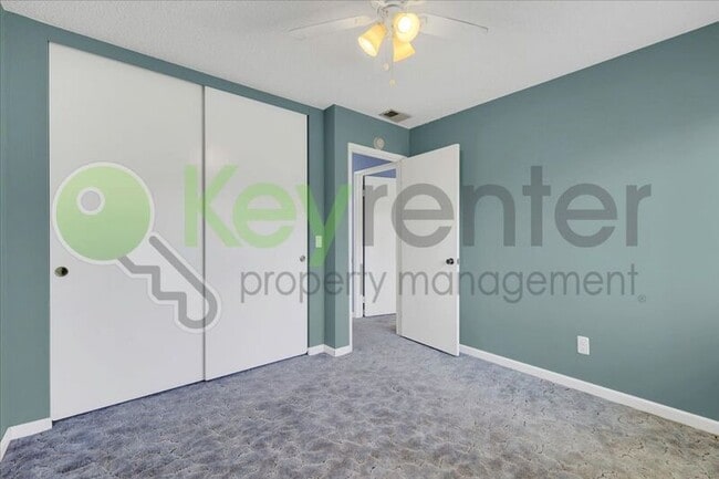 Building Photo - 7005 Woodside Dr
