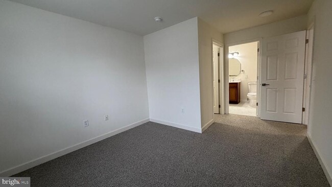 Building Photo - 38 Sequoia Dr
