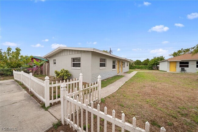 Building Photo - 5456 Fifth Ave