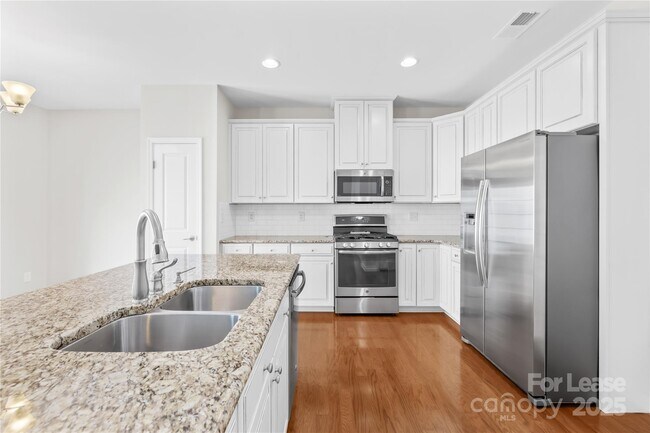 Building Photo - 7433 White Elm Ln