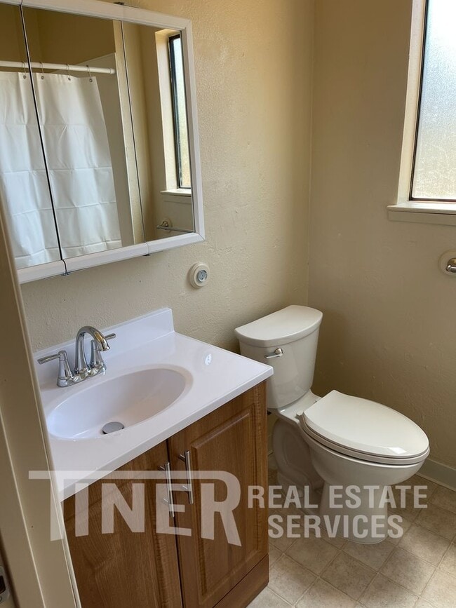 Building Photo - 7827 Zenith Dr